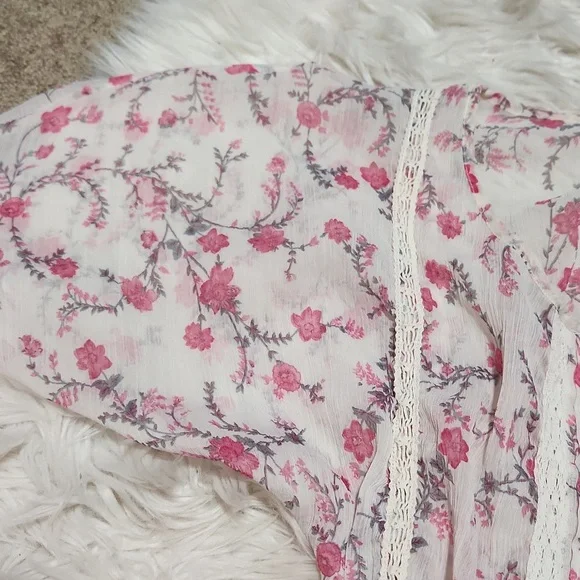 Guess top- small - Picture 3 of 10